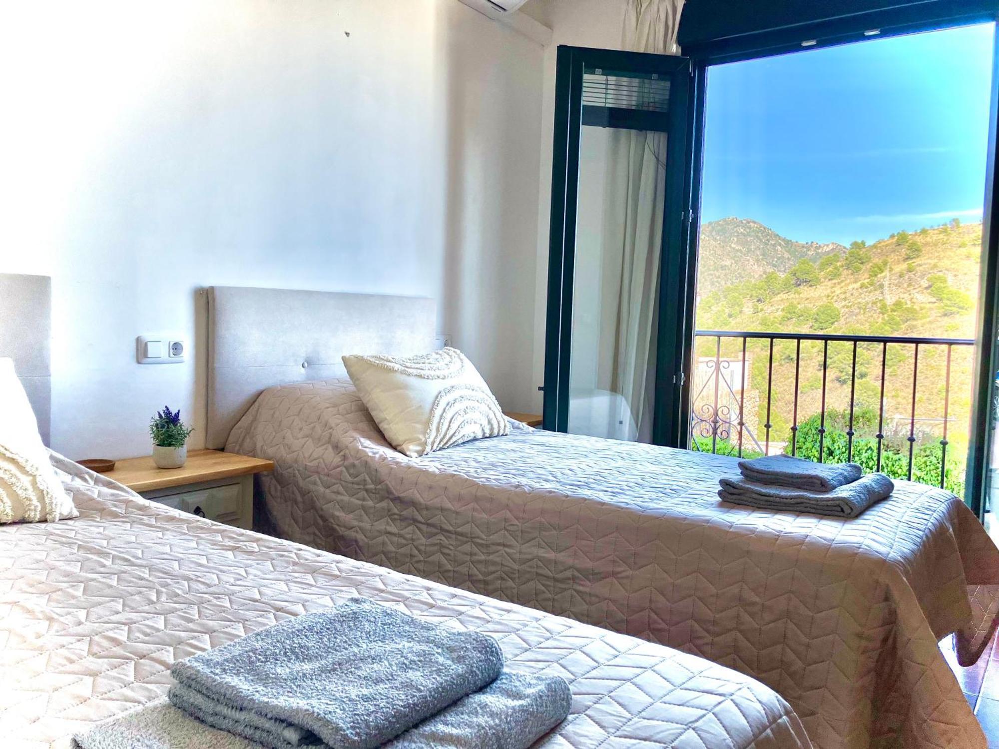 Buenos Suenos- Balcon De Frigiliana Lägenhet Exteriör bild